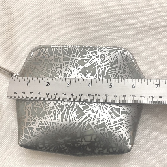 💋 MAC Cosmetics Makeup Pouch - Picture 5 of 12